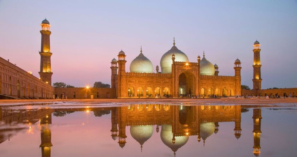 12 Best Places to Visit in Lahore: Ultimate Guide for Culture, Food & Fun (2024)