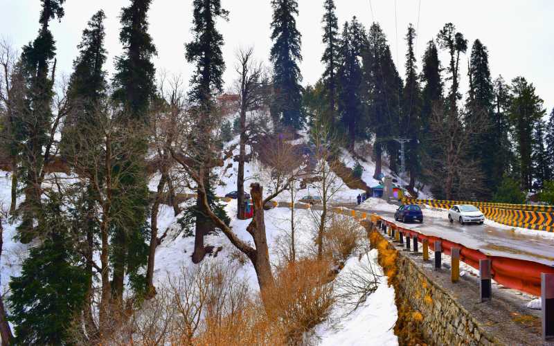 Nathia_gali_roads_Murree_Pakistan.