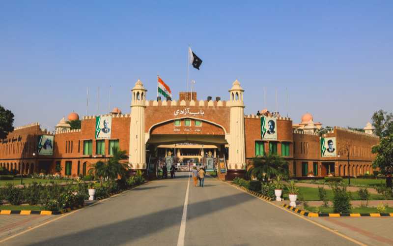 
View-to-the-Main-Gates-of-Attari-Wagah-border.